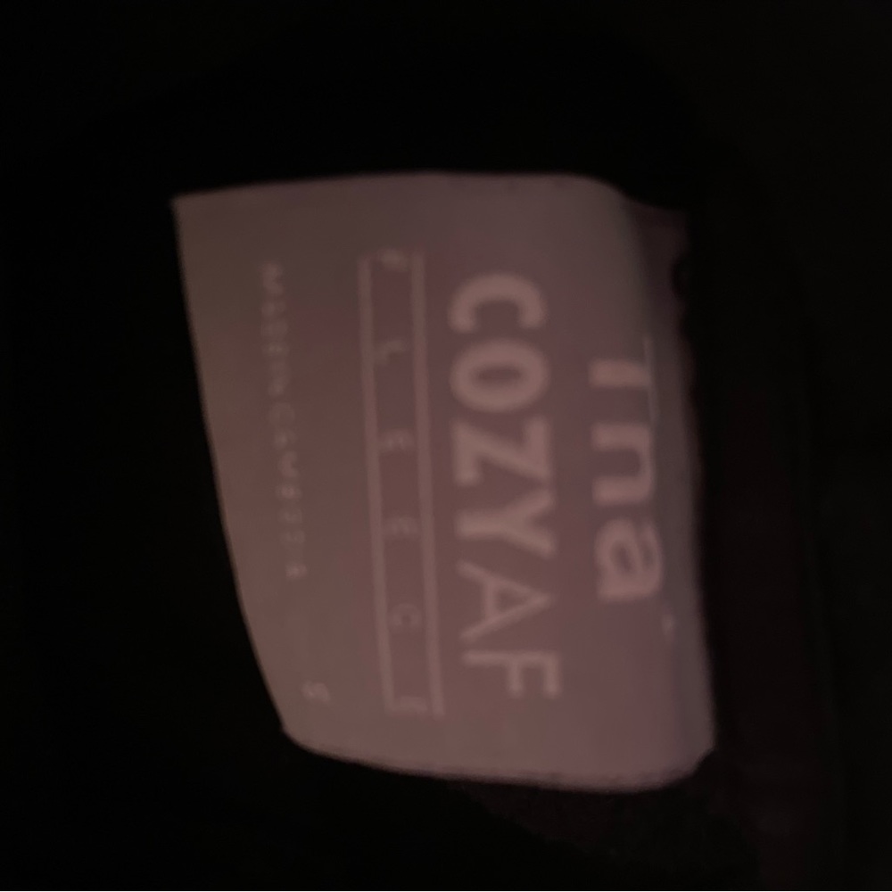 Aritzia Perfect Hoodie - Picture 5 of 5